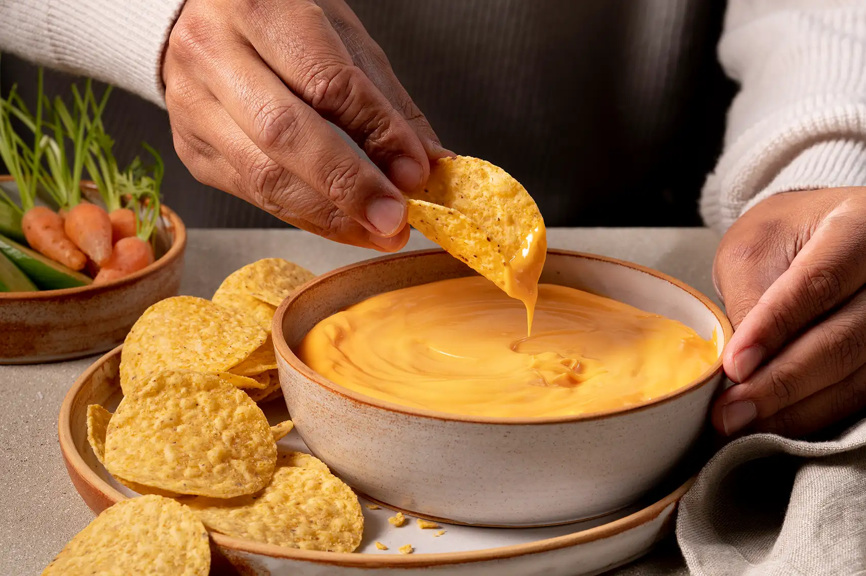 how do you make queso cheese dip
