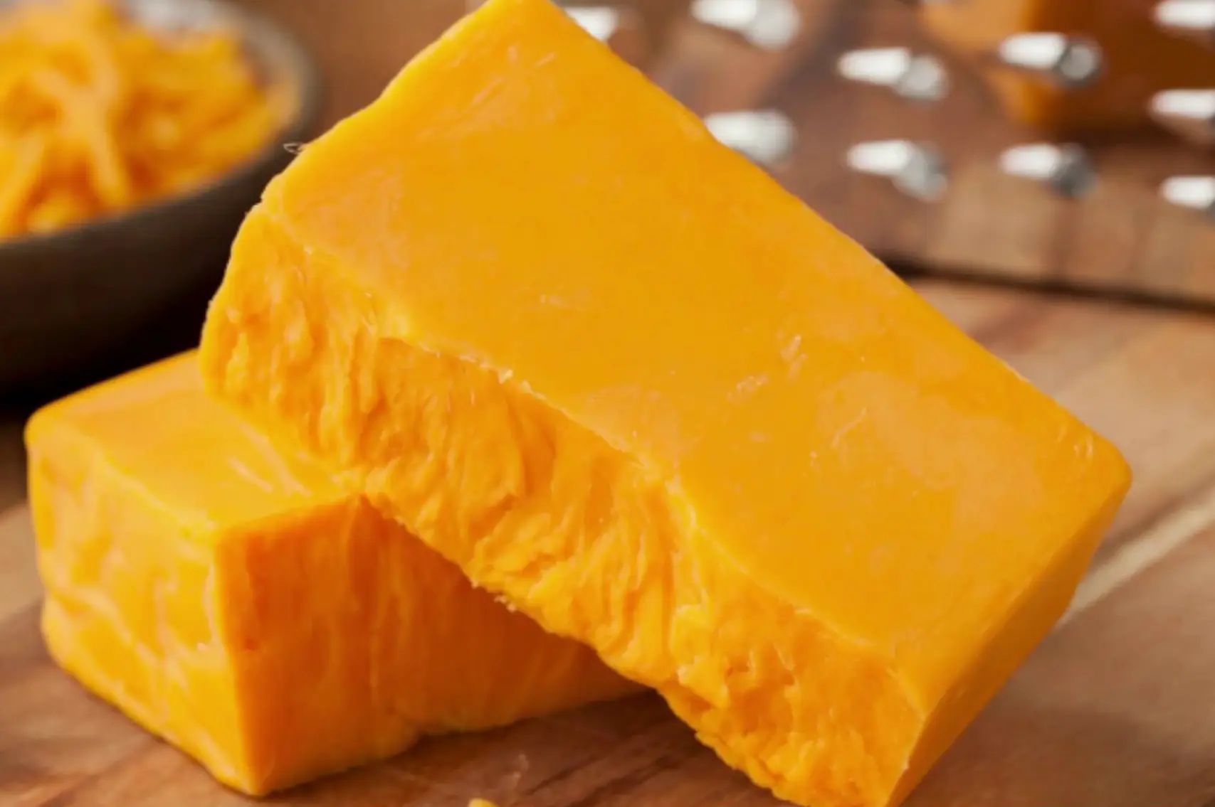 cheddar cheese vs mozzarella cheese