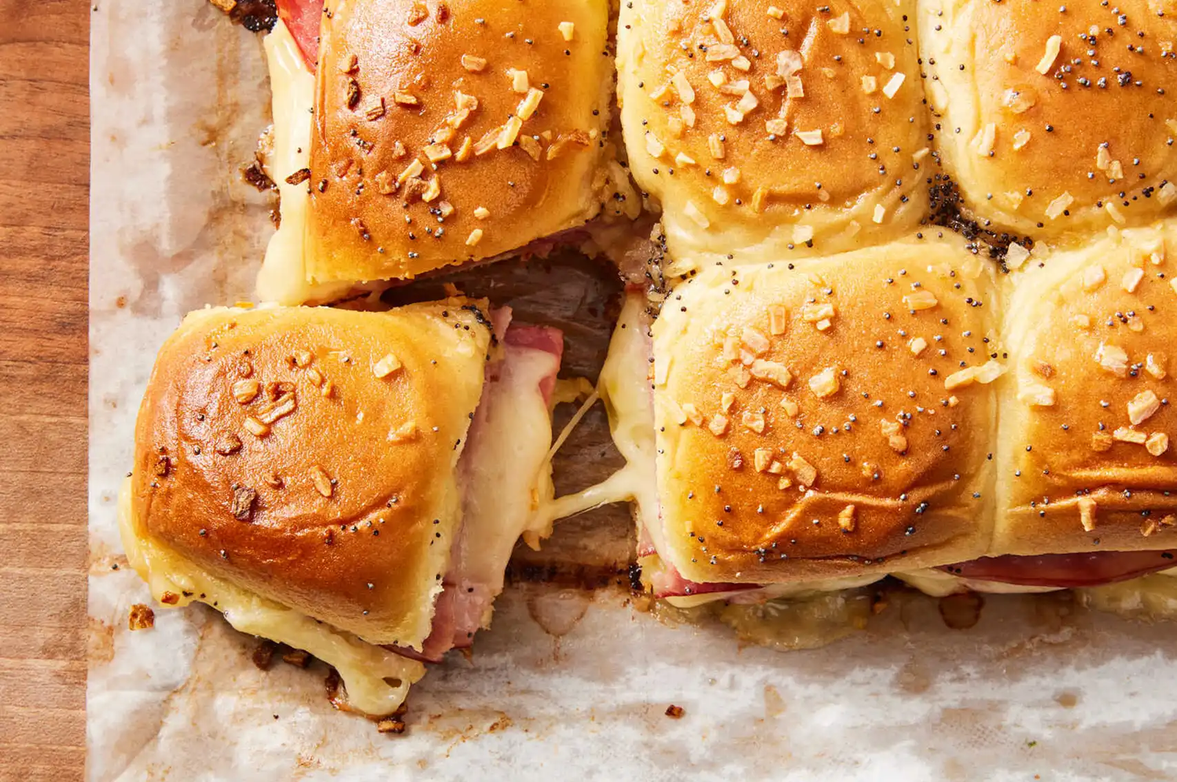 how to make ham and cheese sliders