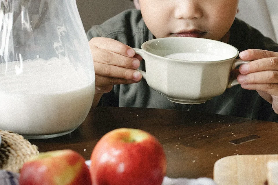 شیر و کلسیم مورد نیاز کودک
