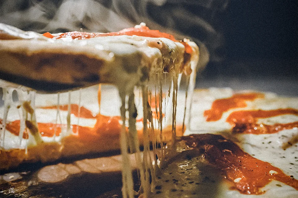 پیتزا و خوردن آن در بارداری