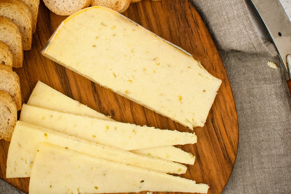 طرز استفاده پنیر گودا