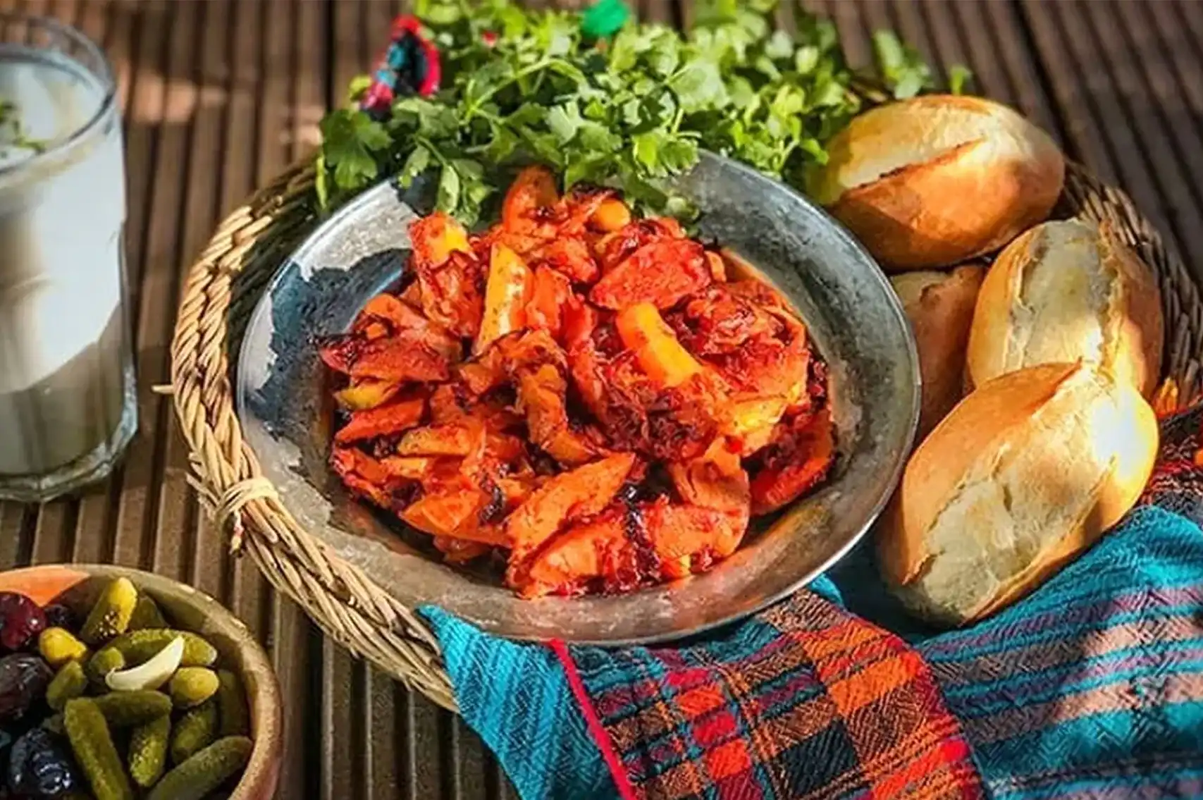 سوسیس بندری با پنیر پیتزا