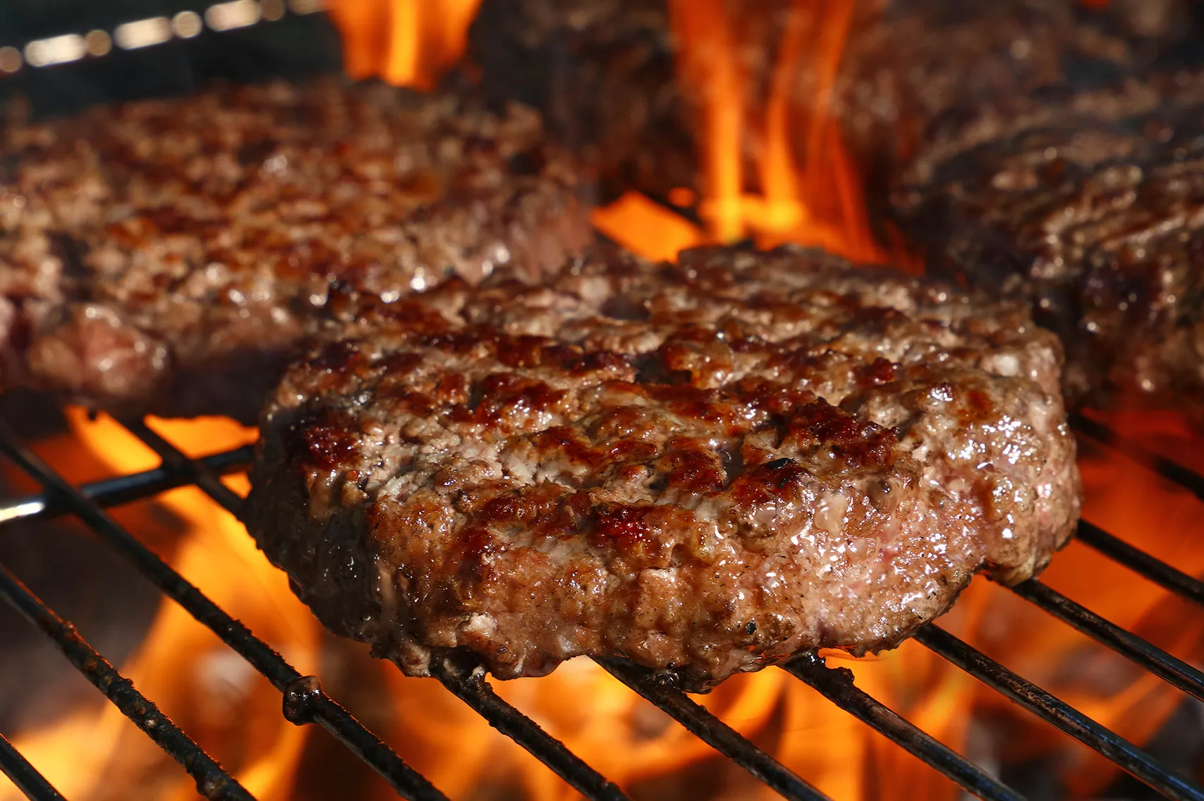 همبرگر ذغالی