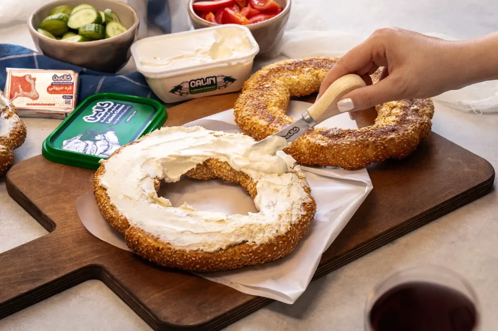 فرق پنیر لبنه و پنیر خامه‌ای